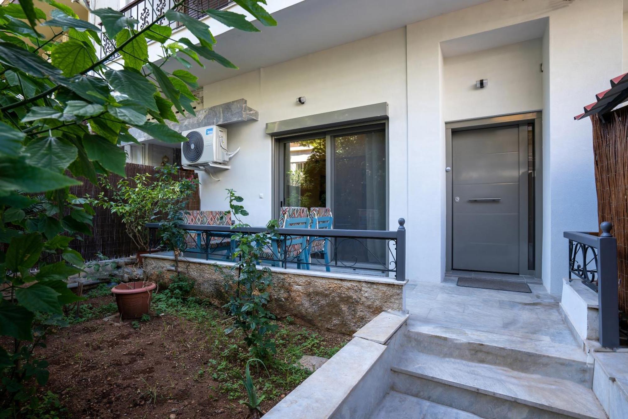 Spacious And Beautiful House Piraeus Exterior photo